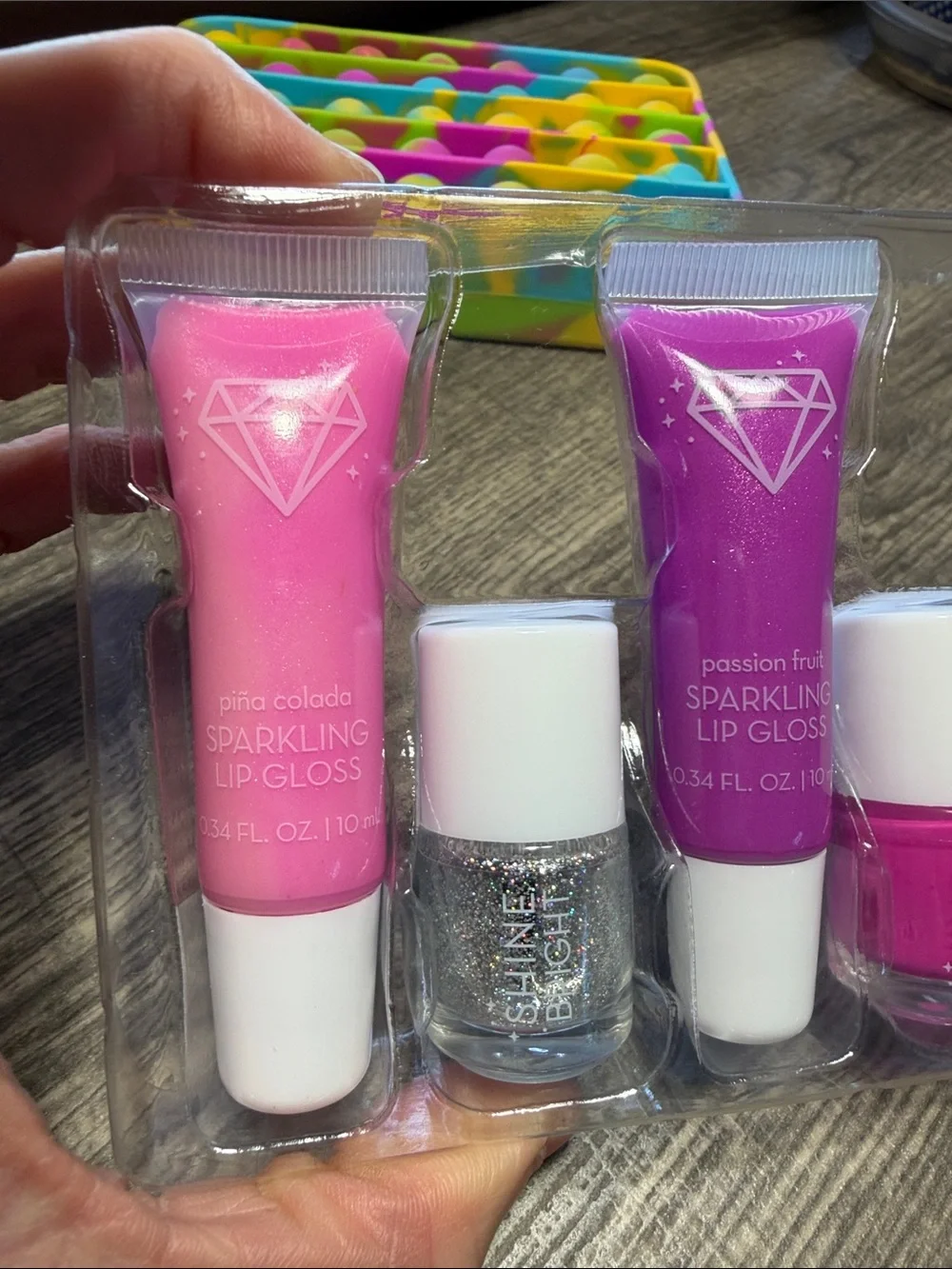 🍄5 for $35🍄 Pop It! Beauty in a Bag Lip Gloss & Nail Polish Set